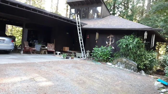 J&J Roof Cleaning Services LLC Picture 3