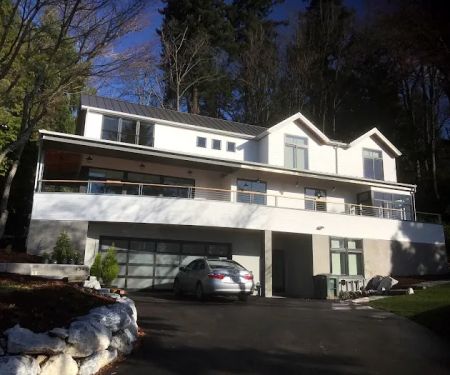 Emerald City Roofing LLC