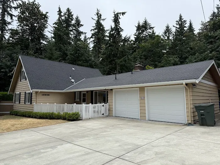 Hillcrest Homes LLC Picture 7