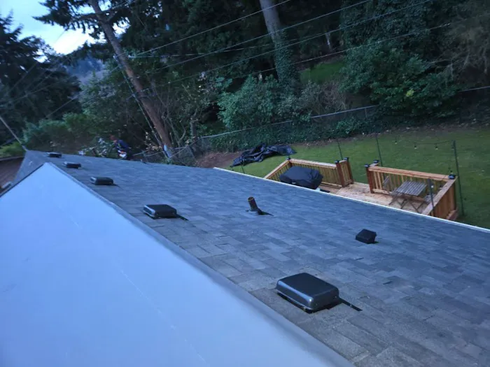 Bayside Roofing LLC Picture 1
