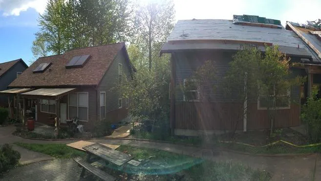 DHT CONSTRUCTION & ROOFING Llc Picture 7