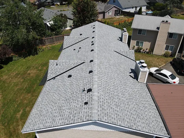 Olmos Brothers roofing company Picture 8