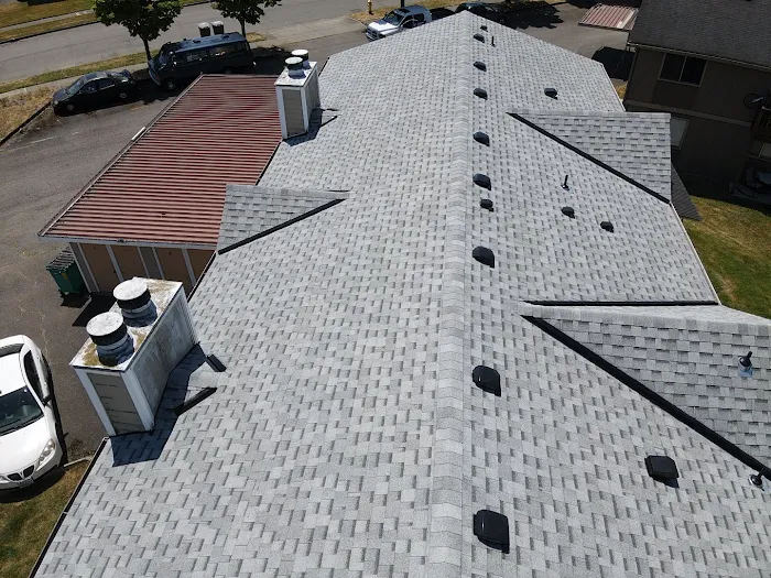 Olmos Brothers roofing company Picture 9