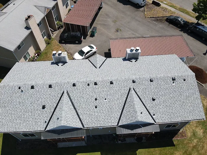Olmos Brothers roofing company Picture 10