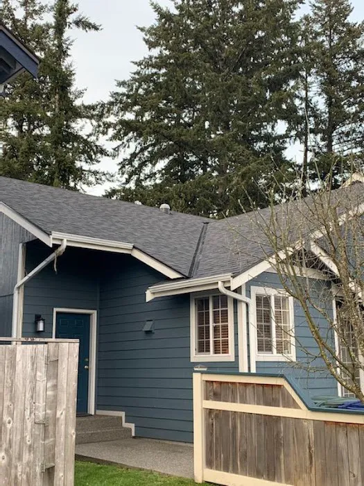 DLG ROOFING LLC Picture 7