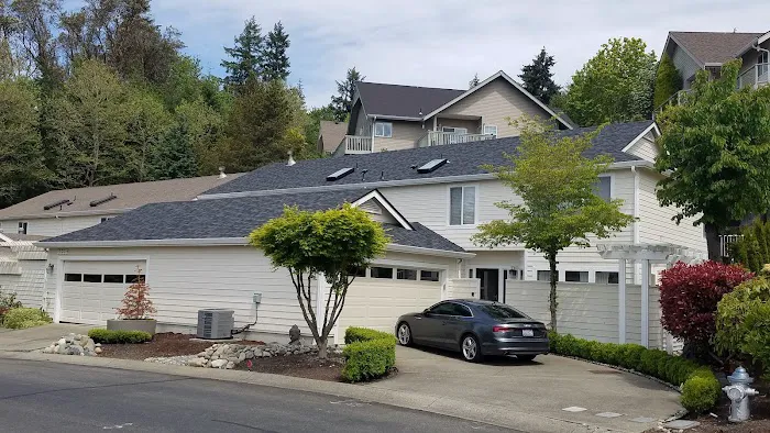 DLG ROOFING LLC Picture 9