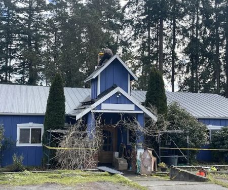 Red's Roofing and Construction