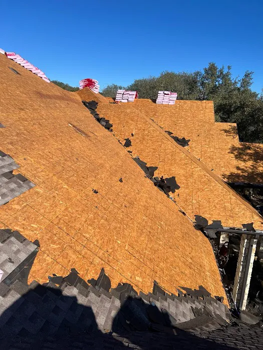 Zacarias Roofing LLC Picture 10