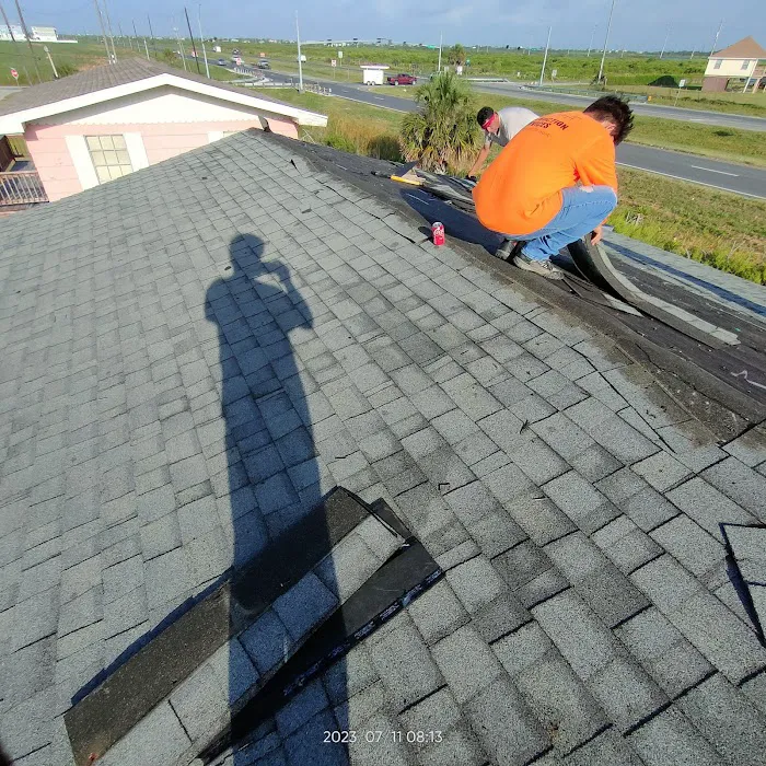 Gomez Roofing Picture 1