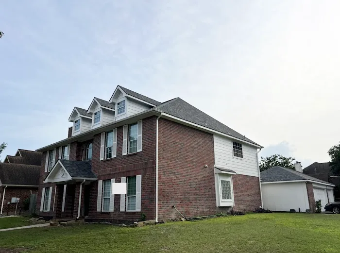 Lions Crown Roofing Picture 3