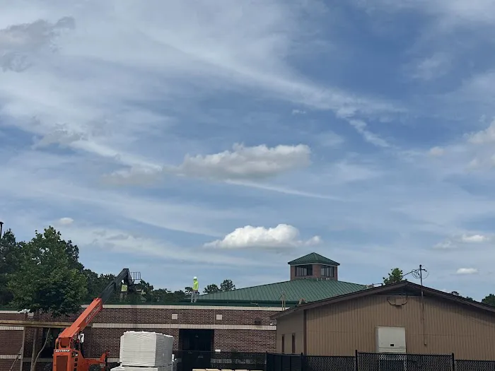 Buendia Roofing & Sheetmetal Picture 6