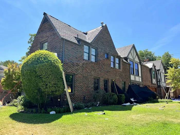 Sali's Roofing Picture 7