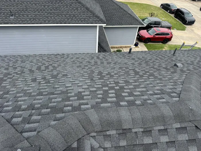 Aguirres Roofing LLC Picture 1