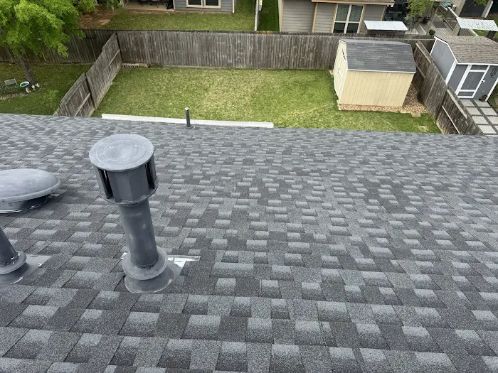 Aguirres Roofing LLC Picture 3