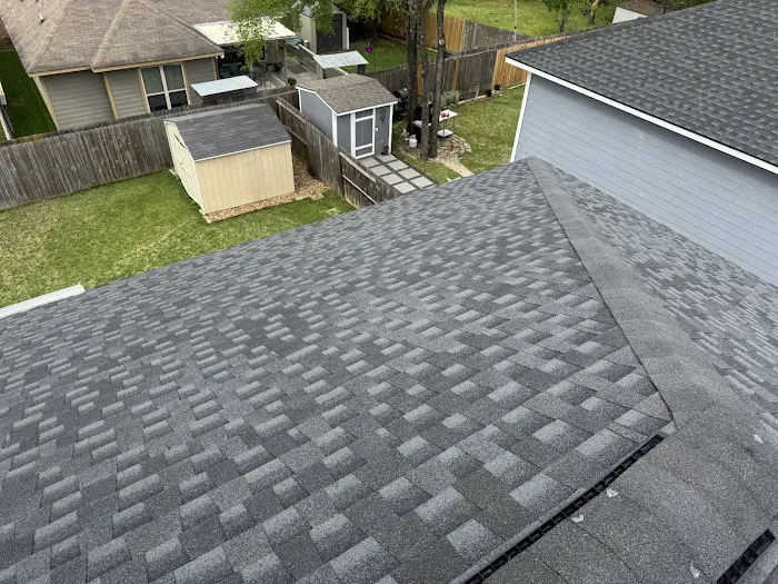 Aguirres Roofing LLC Picture 2