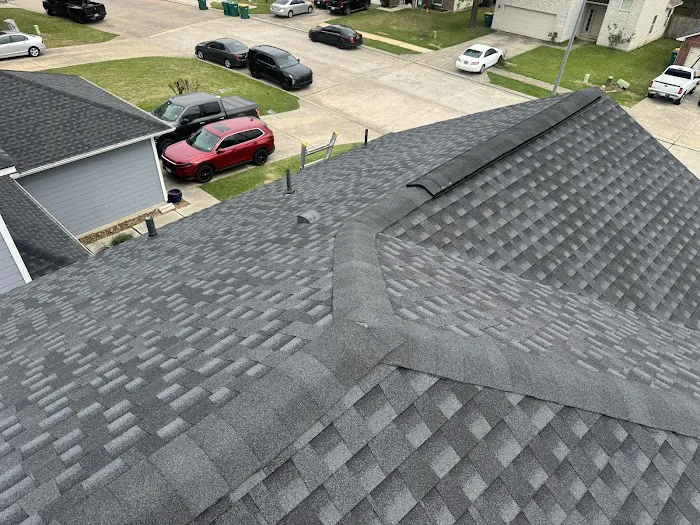 Aguirres Roofing LLC Picture 5