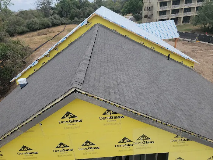 Ibarra’s Roofing Picture 2