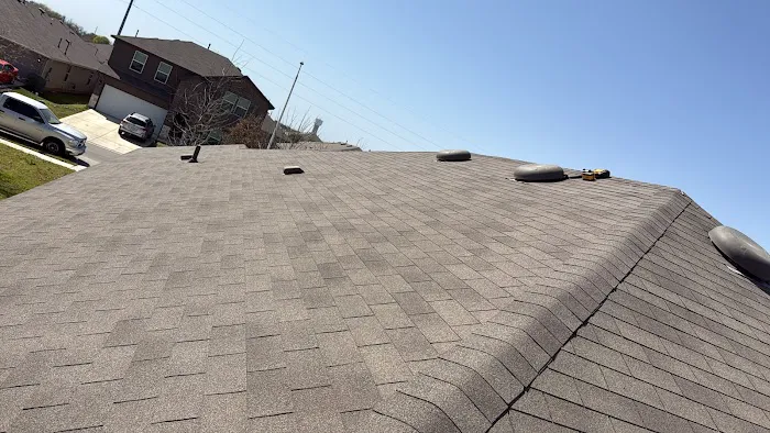ESCOTO CONSTRUCTION LLC. Roofing Picture 4
