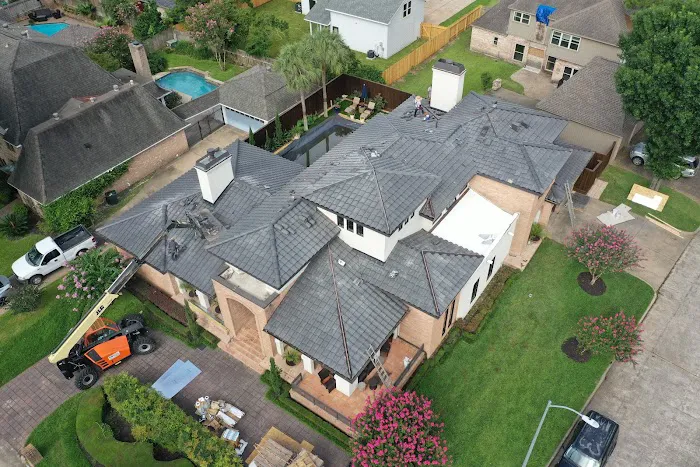 2R Roofing LLC Picture 5