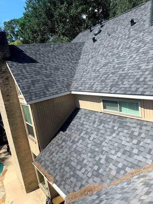 2R Roofing LLC Picture 1