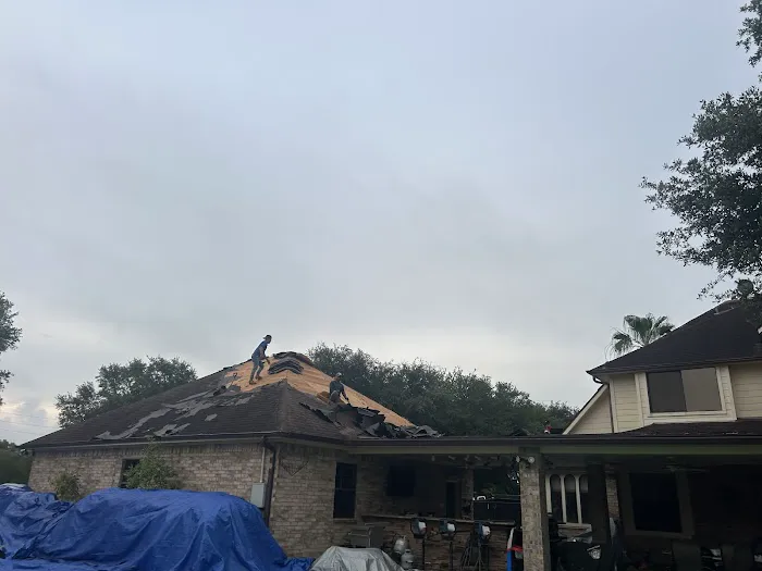 Upscale Roofing Picture 2