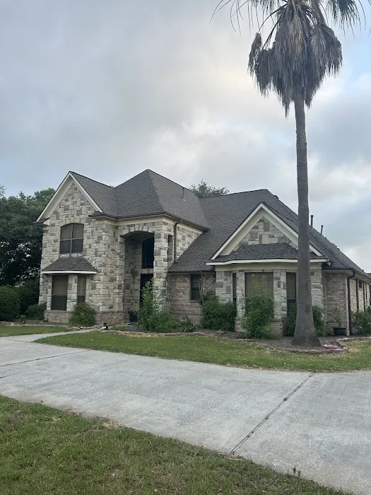 Upscale Roofing Picture 3