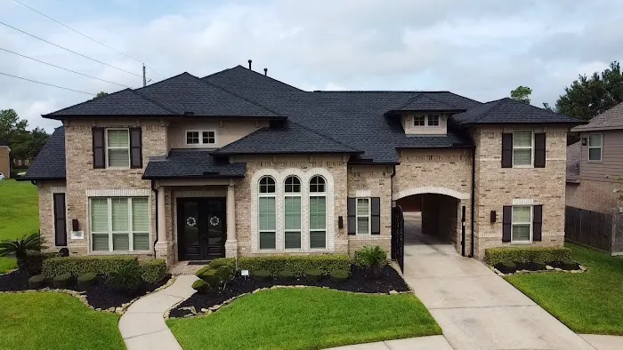 M Roofing LLC Picture 3