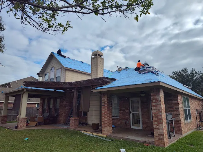 M Roofing LLC Picture 4