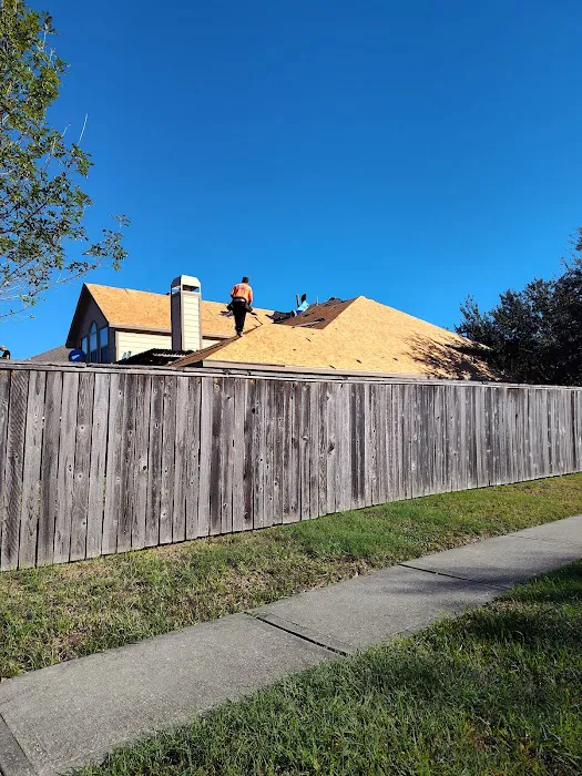 M Roofing LLC Picture 2