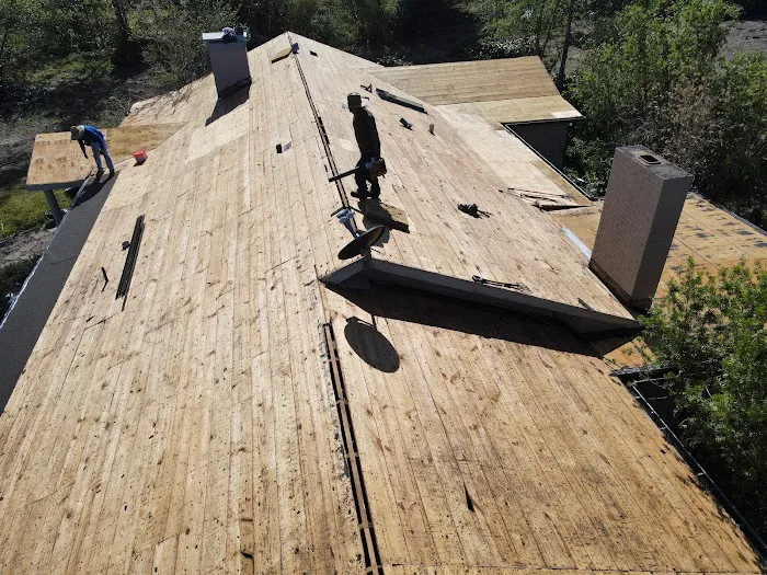 A&A roofing and repairs Picture 9