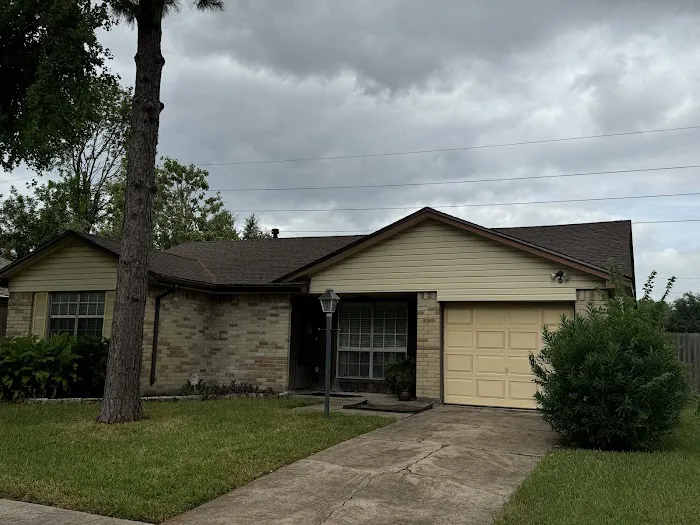 M&M Roofing, Siding & Windows Picture 10