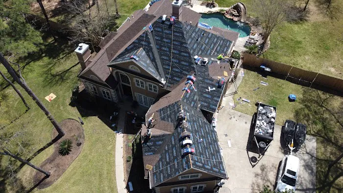 Full Scale Roofing Picture 1