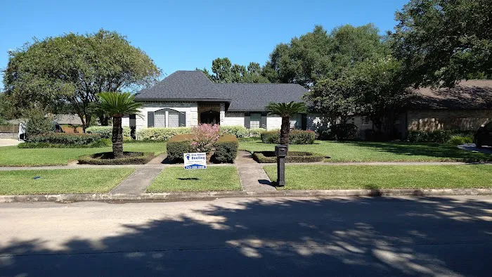 Blue Ribbon Roofing LLC Picture 2