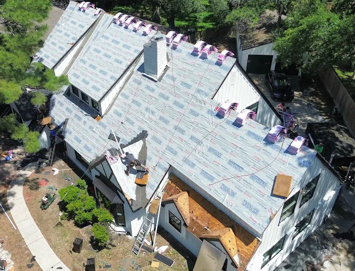 Strawhat Roofing & Construction, LLC Picture 4