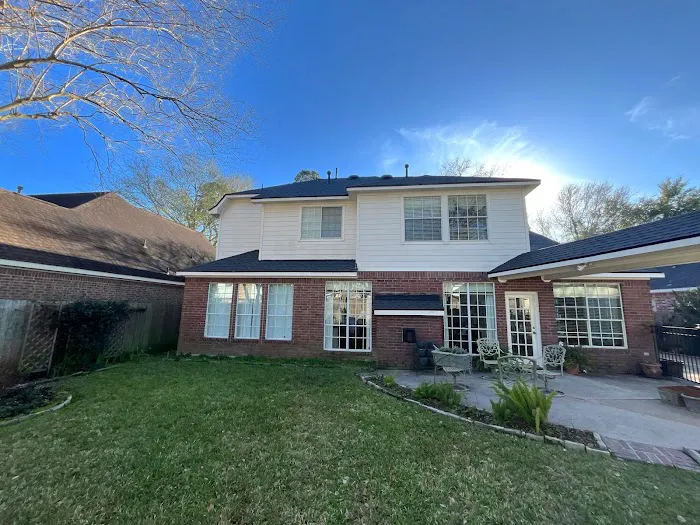 Houston Roofing & Construction Picture 3