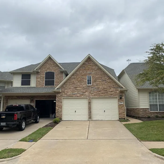 Cinch Roofing Picture 1