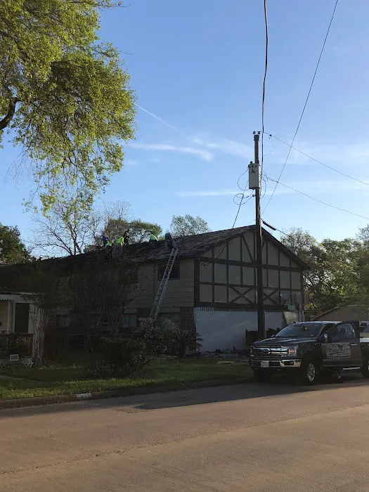 Parkway Roofing & Restoration LLC Picture 1