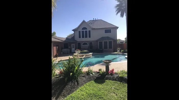 M&R Construction, Roofing and Painting Picture 1