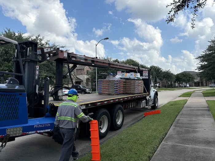 M&R Construction, Roofing and Painting Picture 7