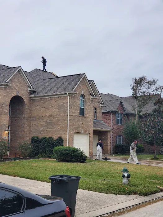 No Mess Gutters and Roofing Services Inc. Picture 2