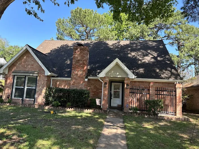 No Mess Gutters and Roofing Services Inc. Picture 4