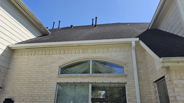 Houston Roofing & Gutters Picture 4