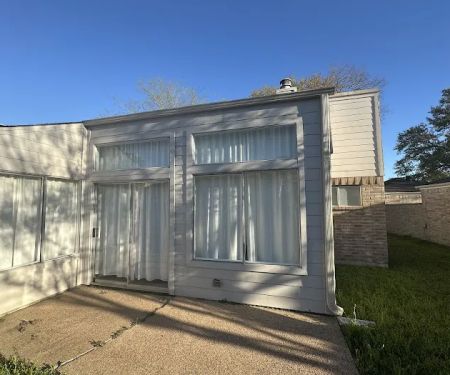 Houston Roofing & Gutters