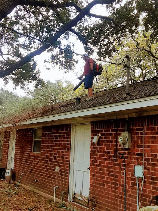 HD Handyman & Leak Pro Roofing Service’s 24/7 Picture 1