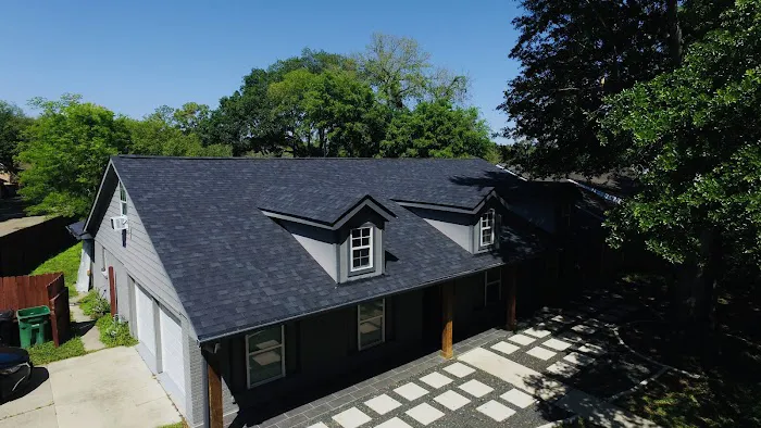 M & M Roofing and Construction Picture 2