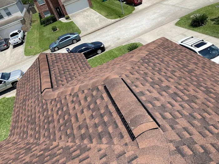CNM ROOFING Picture 1