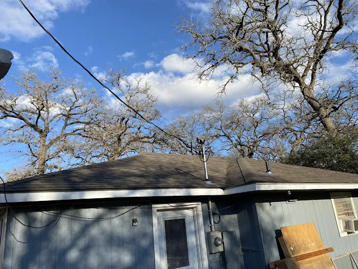 CNM ROOFING Picture 8