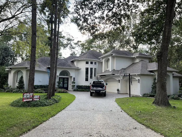 Legendz Roofing Picture 2