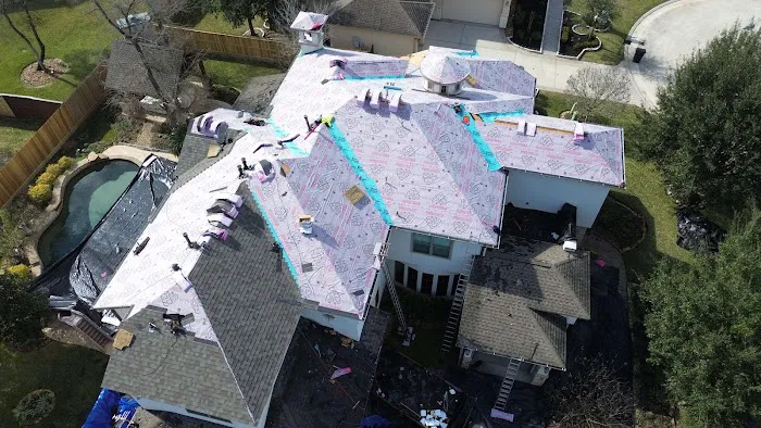 HHH Roofing & Construction Picture 3