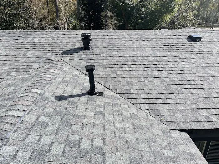 Redline Roofing and Construction Picture 1